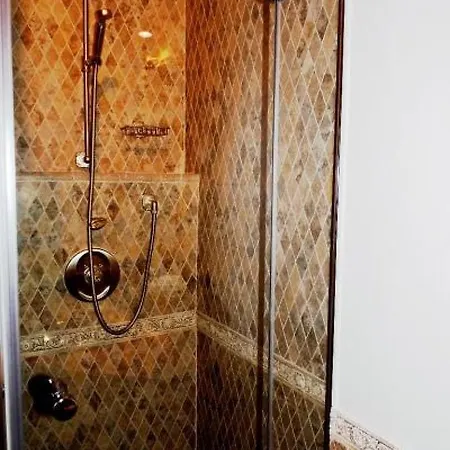 Charming 2 Bedroom In Walking Distance To Beaches Croisette And The Palais 678 Cannes